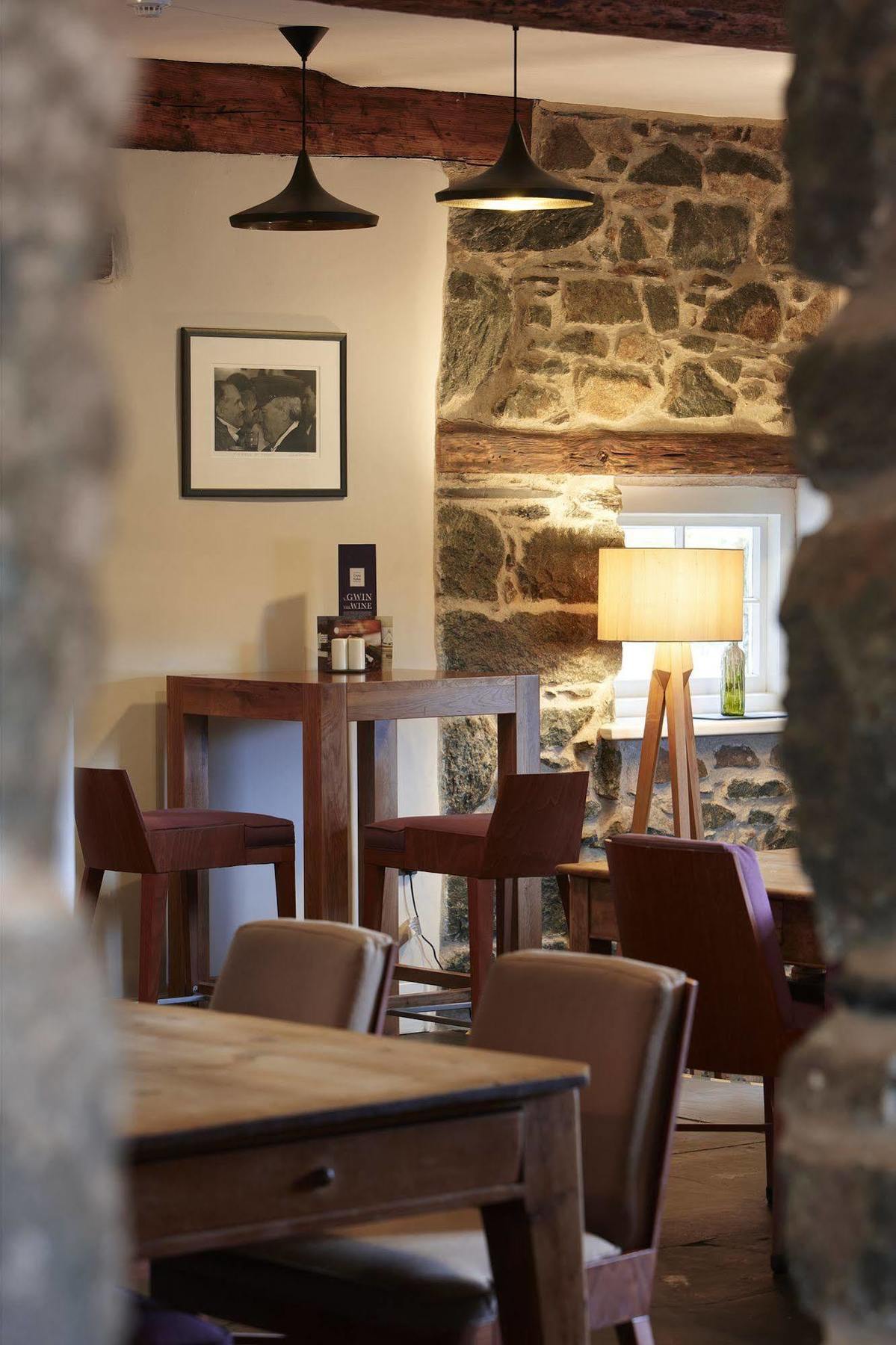 Cross Foxes - Bar Grill Rooms Dolgellau Dış mekan fotoğraf